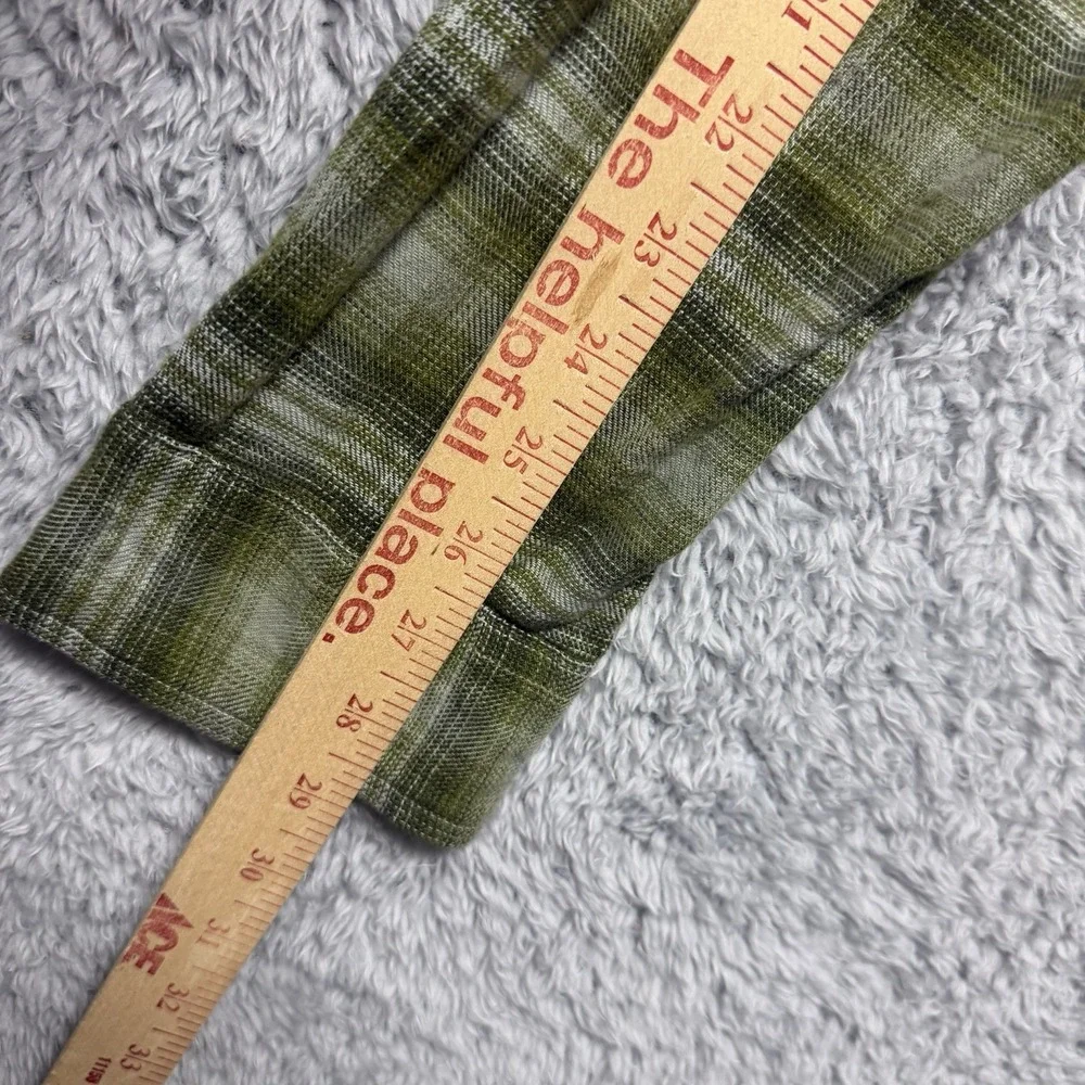 Under Armour Flannel Shirt Mens XL Green Plaid Snap Up Long Sleeve Pocket Logo